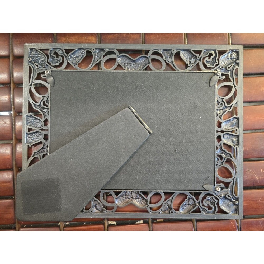 Vintage Art Nouveau Style Bronzetone Floral Dual Portrait Frame - Picture 3 of 3